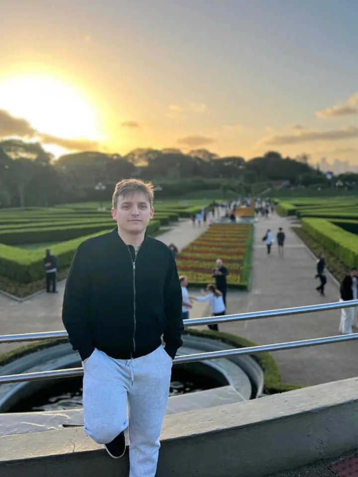 Foto de Bruno Bastos, psicólogo clínico CRP 07/32332, especialista em TEA e TDAH adulto e adolescente